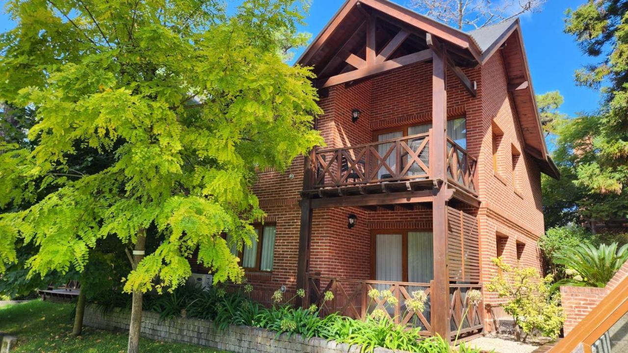 Vila Refugio Del Bosque Carilo Exteriér fotografie