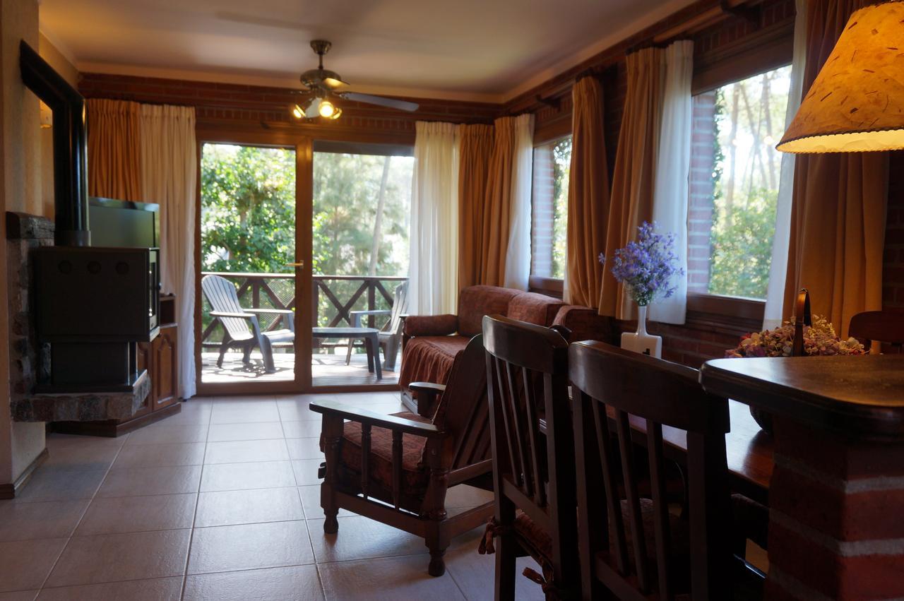 Vila Refugio Del Bosque Carilo Pokoj fotografie